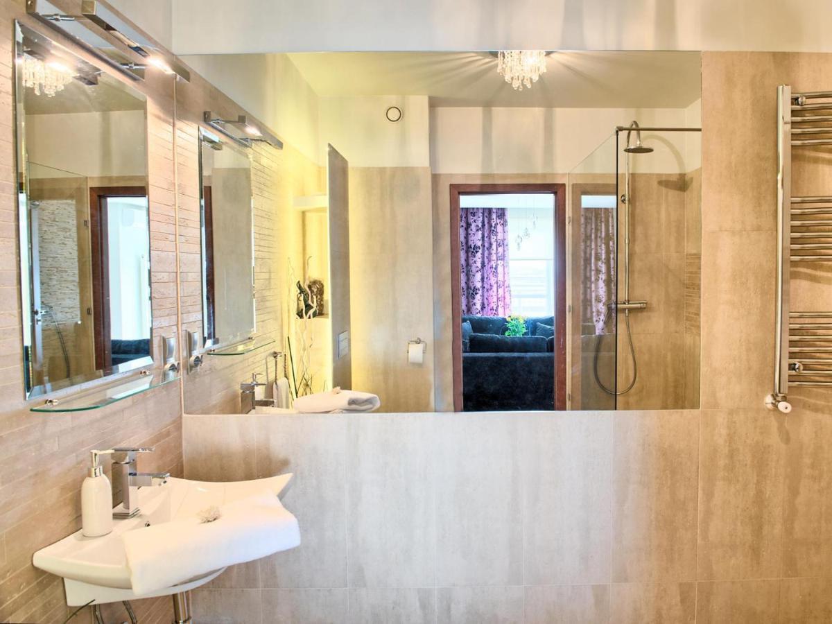 Apartamenty Ktw Debowe Tarasy คาโตวีตเซ ภายนอก รูปภาพ